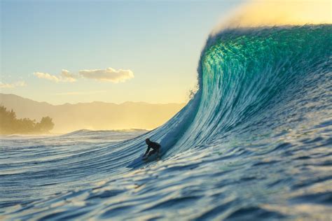 The Magic Wave Oahu: A Love Affair for Surfers